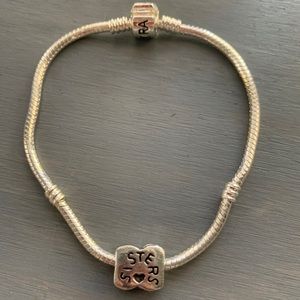 🎅🏻HOLIDAY SALE🎄Sisters charm